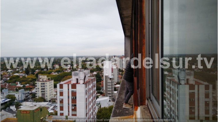 Un sujeto armado intentó suicidarse en la Escuela de Bellas Artes